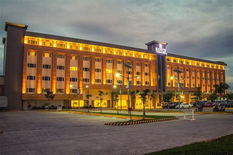 royce hotel hiring